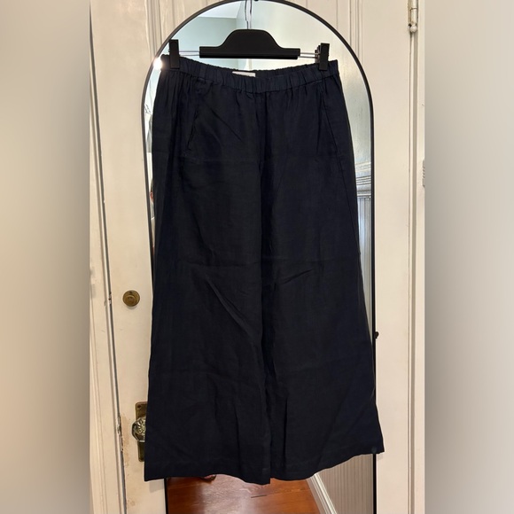 Velvet by Graham and Spencer Lola linen pant - size L, navy blue, 100% linen - Picture 4 of 7